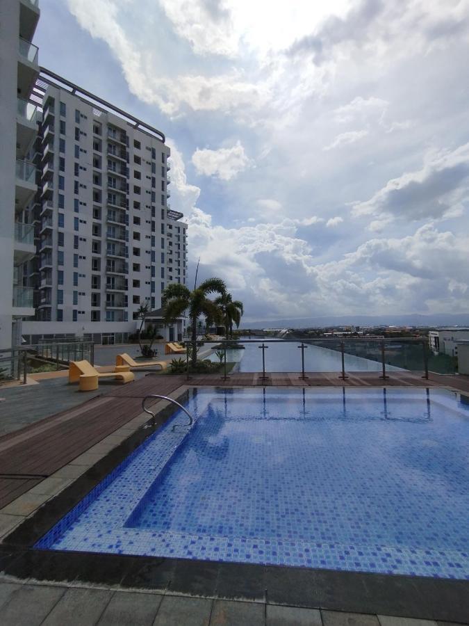 Mactan Newtown Seaview Condo By Fjcivo マクタン エクステリア 写真